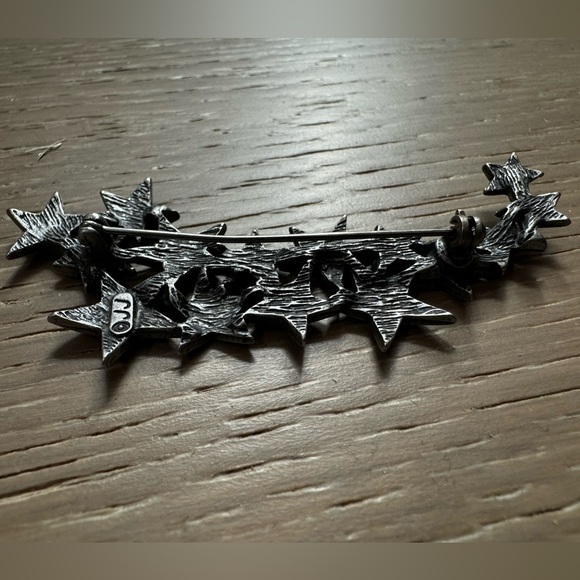J & J silver tone star brooch - Picture 2 of 5